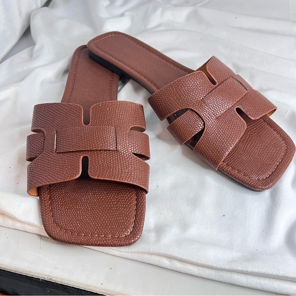 Women's Fashion Square Toe Flat Slide Brown Sandals (only worn once) - Picture 3 of 11